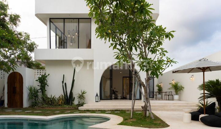 Luxury Villa 4 Bedrooms Only 800M From Pererenan Beach Bali Luxury Villa 4 Bedrooms Only 800M From Pererenan Beach Bali