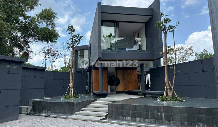 5 BR Villa With 5 Star Facilities Strategically Located Pererenan Bali 1