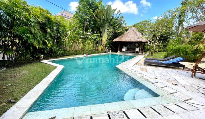 Traditional Balinese Villa 5 BR Berawa Canggu Bali 1