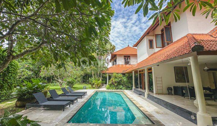 Villa 4 BR Full Furnished 4 Mins To Pererenan Beach Bali 1