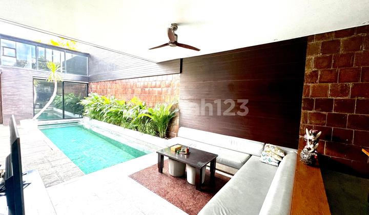 Modern Villa 3 Br Strategis 800m Ke Jimbaran Beach Bali