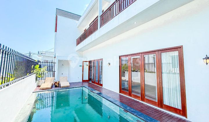 Modern 3 Bedroom Villa Furnished Ready to Live in Ungasan Bali