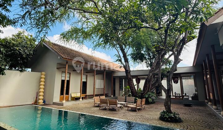 New Stunning Villa 5 BR Leasehold in Seminyak Bali