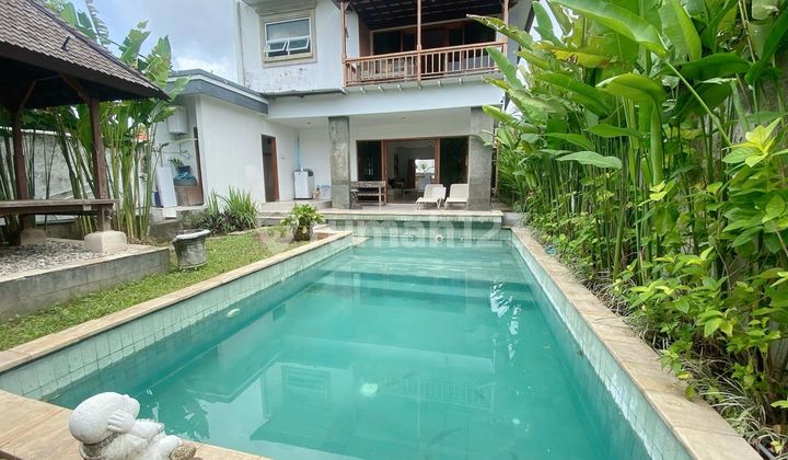 Tropical Villa 4 BR Fully Furnished Strategic Umalas Bali