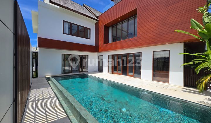 Villa Mewah 3 Kamar Tidur dengan Pemandangan Panorama 200m dari Pantai Cemagi