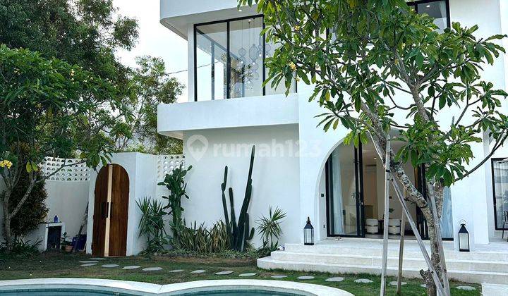 Modern Mediterranean Villa 4 BR 800m From Pererenan Beach Bali 1