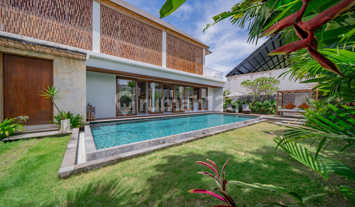Villa Mewah 3 KT Hanya 10 Menit ke Pantai Pererenan Bali Villa Mewah 3 KT Hanya 10 Menit ke Pantai Pererenan Bali