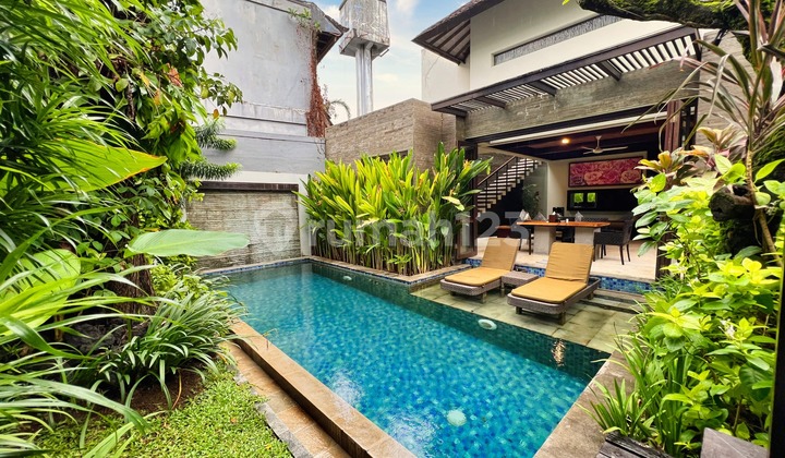 Exclusive Villa 2 BR Hanya 250m dari Pantai Seminyak Bali Exclusive Villa 2 BR Hanya 250m dari Pantai Seminyak Bali