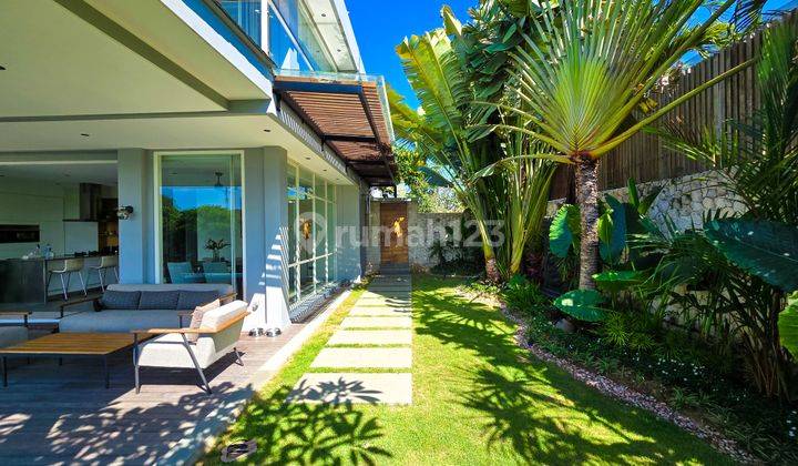 Luxury 5 BR Villa Strategis Dekat Pantai Pecatu Jimbaran Bali 2