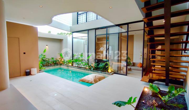 Luxury Villa 3 BR with Pool and Jacuzzi Furnished Canggu