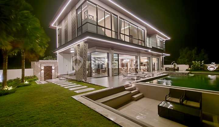 Villa Mewah 4 Lantai View Spektakuler Posisi Hook Jimbaran