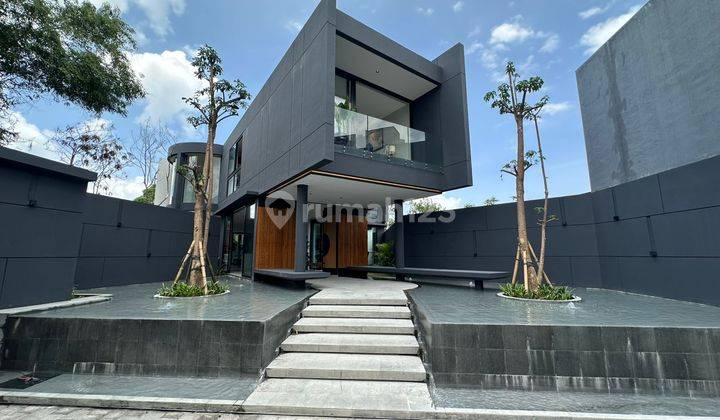 5 BR Villa With 5 Star Facilities Strategically Located Pererenan Bali 2