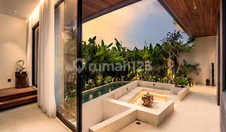 Villa Mewah Furnished 4 Kamar Dekat Batu Bolong Canggu Bali