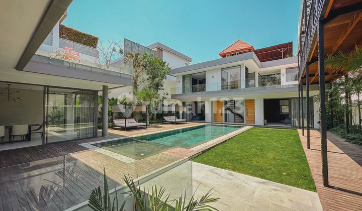 Modern Luxury Villa 3 BR Dekat Pantai Jimbaran Bali Modern Luxury Villa 3 BR Dekat Pantai Jimbaran Bali