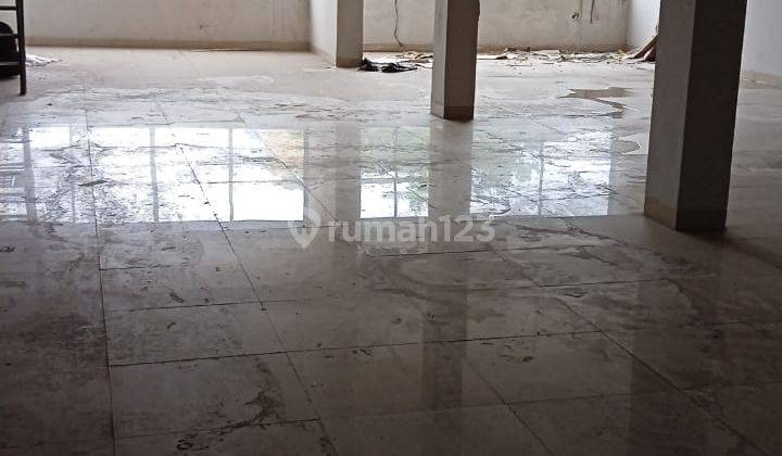 Ruko Gandeng  Strategis Pinggir Jalan Raya 7