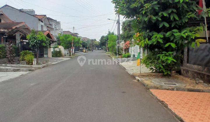 Rumah 2 lantai perlu renovasi dekat stasiun kereta api di Jaksel. 2