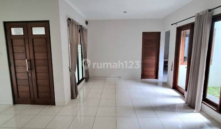 Rumah 2 lantai dekat pusat perbelanjaan di Bintaro jaya, Tangsel. 2