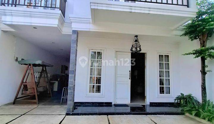 Rumah Cantik 2 Lantai Dekat Area Bisnis Di Area Bintaro Sektor 9 2