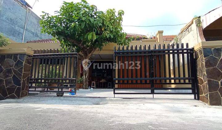 Rumah Bagus Semi Furnished SHM Utan Kayu, Jakarta Timur 1