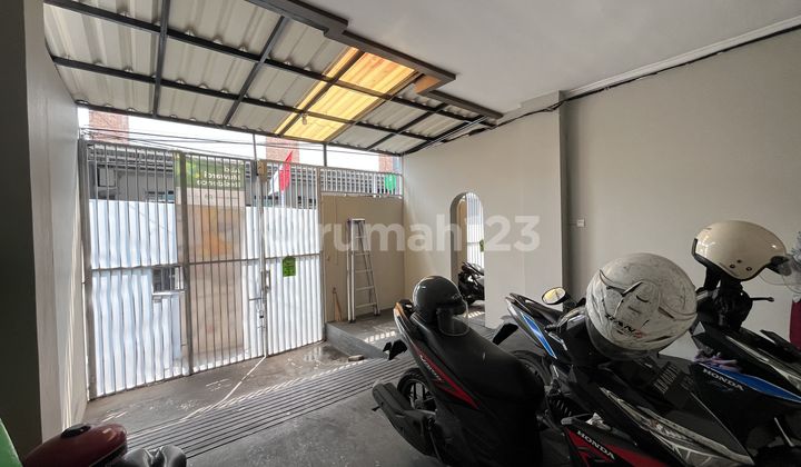 Rumah Kost Aktif Jakarta Barat Dijual Cepat Aja! Rumah Kost Aktif Jakarta Barat Dijual Cepat Aja!