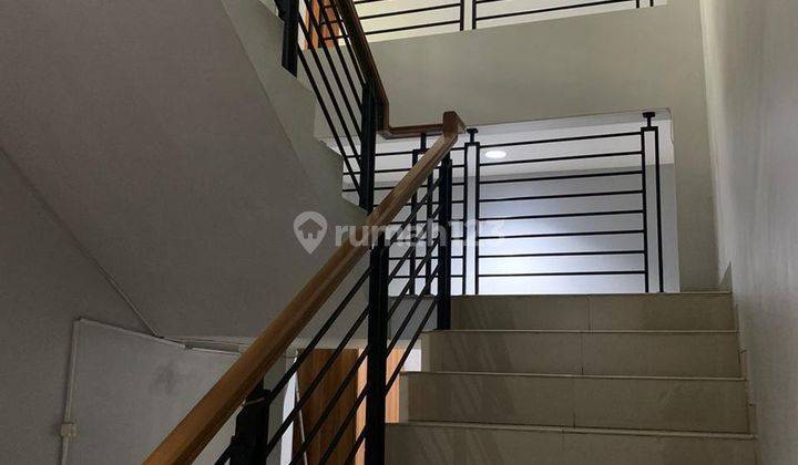 Rumah Kost Aktif di area Grand Indonesia Dijual Cepat Saja! 8