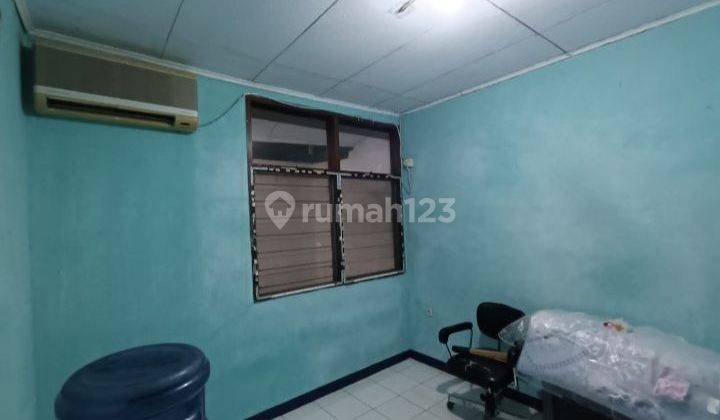 Rumah Tua Di Green Garden Dijual Murah! 2