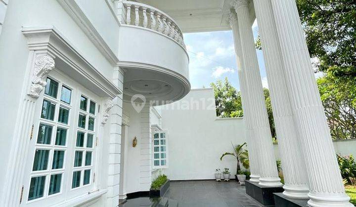 Rumah Mewah Full Furnished Di Menteng Dijual Cepat Saja! 2