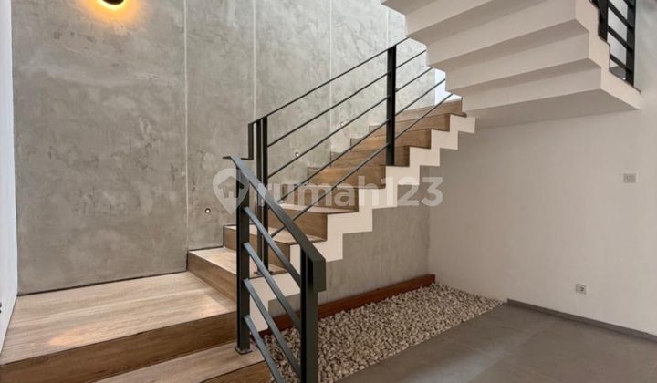 New Ready-to-Live Alam Sutera House For Quick Sale! 2