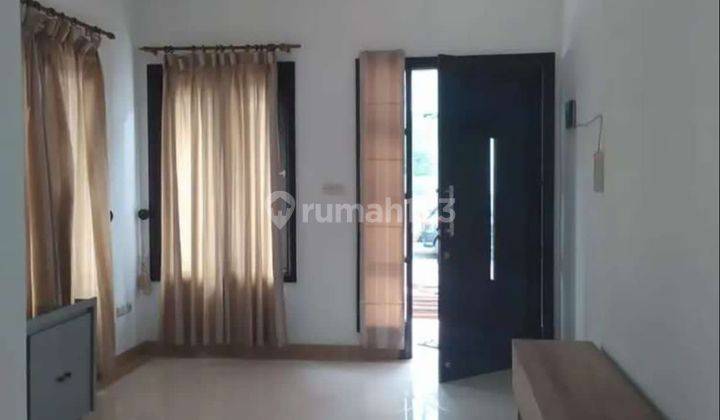 Rumah Townhouse Dijual Cepat Aja! 2