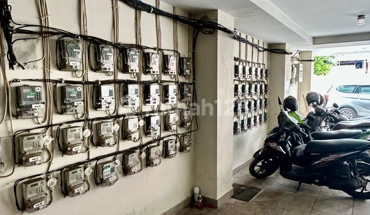 Kost Aktif Jakarta Barat Dijual Murah Aja! Kost Aktif Jakarta Barat Dijual Murah Aja!