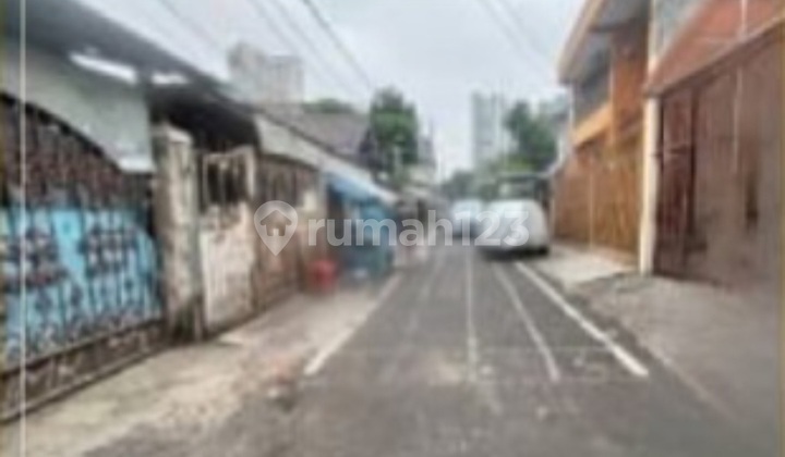 Old House in Tanah Abang Central Jakarta For Sale B U ! 2