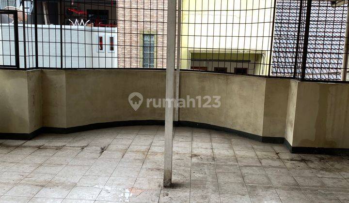 Disewa Rumah Pengukiran 1 Semi Furnish Lokasi Strategis, Jakarta Barat 4