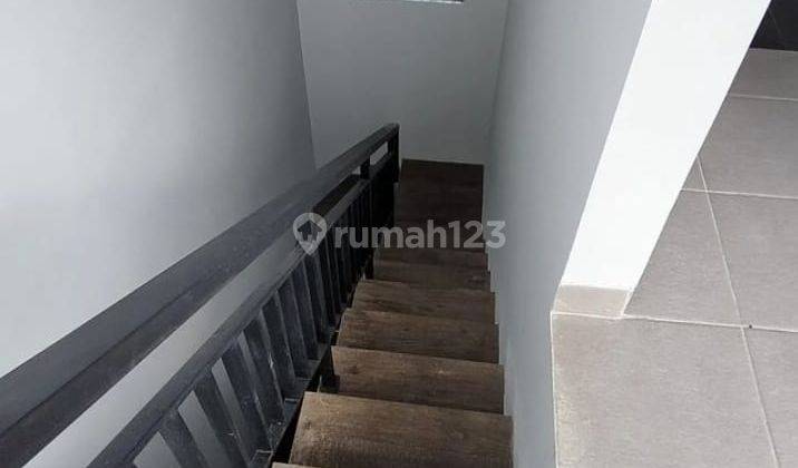Jual / Sewa rumah baru
2 Lt Siap huni semi furnish
Cijerah 7