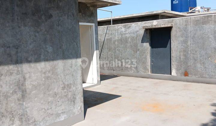 Disewakan Ruko Mewah 2,5 Lt di Sayap Riau 460 Mtr 2