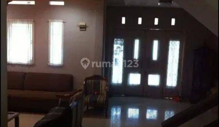 Dijual Rumah Tinggal Lokasi Strategis di Daerah Tubagus Ismail Bandung 2