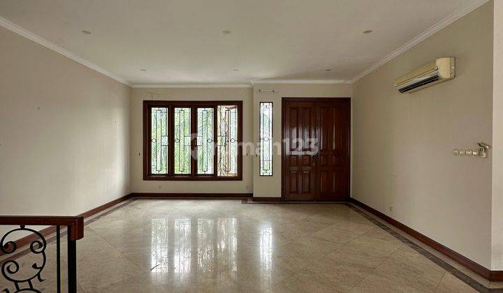 Rumah Mewah 2 Lantai di Pondok Indah Dengan Foyer Kondisi Bagus 2