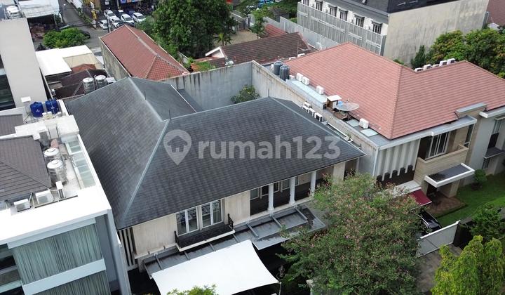 Modern Classic Rumah Mewah Taman Luas Bebas Banjir