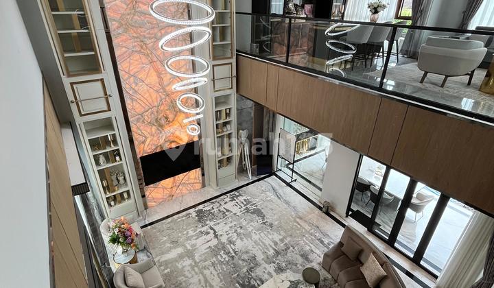 Luxury Modern Theme House in Pondok Indah Spacious Pool Good Garage 2