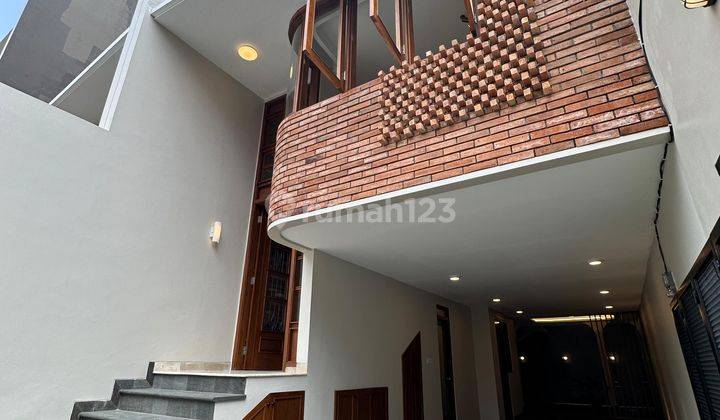 Rumah Modern Tema Natural Tropis Semi Furnished Design Bagus 1