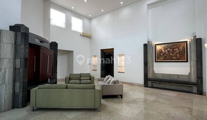 Rumah Mewah di Menteng Tema Modern Ethnic High Ceiling 2