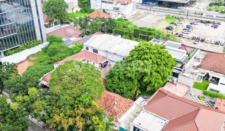 Rumah Lama Hitung Tanah di Thamrin Hadap Selatan