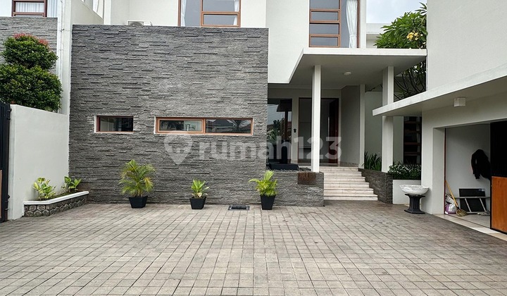 Rumah Mewah Tema Klasik Simple di Kemang 468m2 Rumah Mewah Tema Klasik Simple di Kemang 468m2