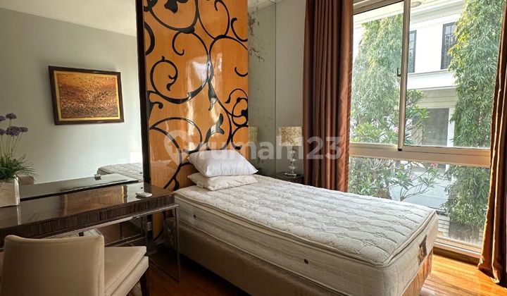 Senayan Golf Townhouse 3 Lantai Lokasi Strategis 2