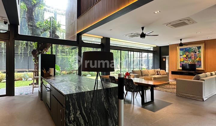 Brand New Kontemporer House di Kebayoran Baru 2 Lantai Rooftop