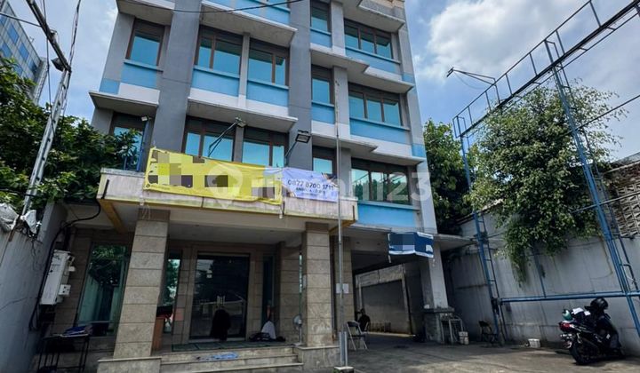 Office Building di Salemba Jakarta Luas 1056M2 Harga Terbaik