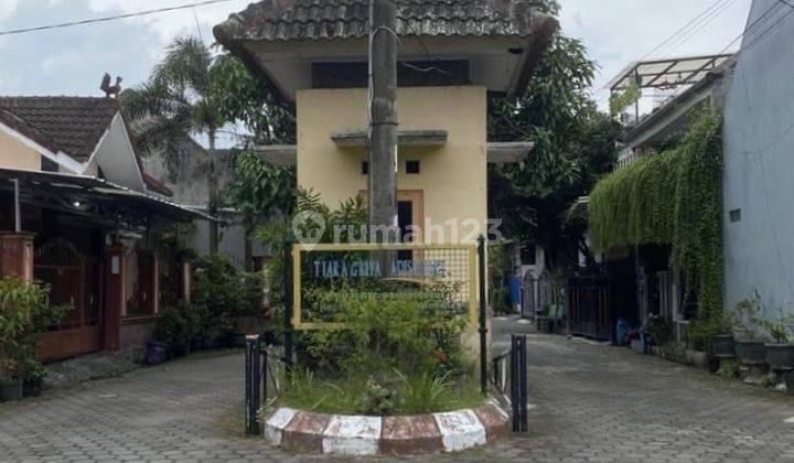 Mr 063139 Disewakan Rumah Bagus 2 Lantai di Berbah 12