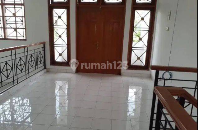 Mr 062761 Disewakan Rumah Bagus 2 Lantai di Dekat Hartono Mall 8
