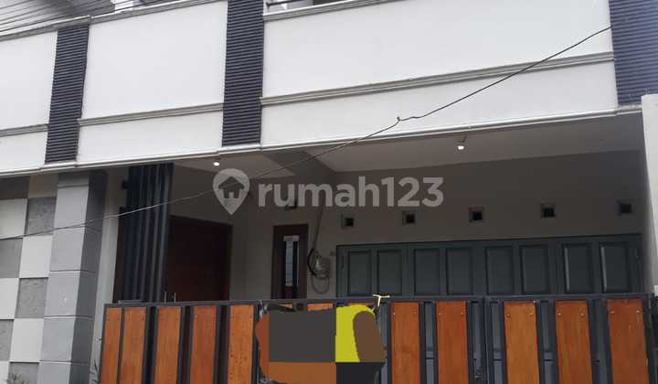 Mr 063308 Disewakan Rumah Bagus 2lt Di Tengah Kota