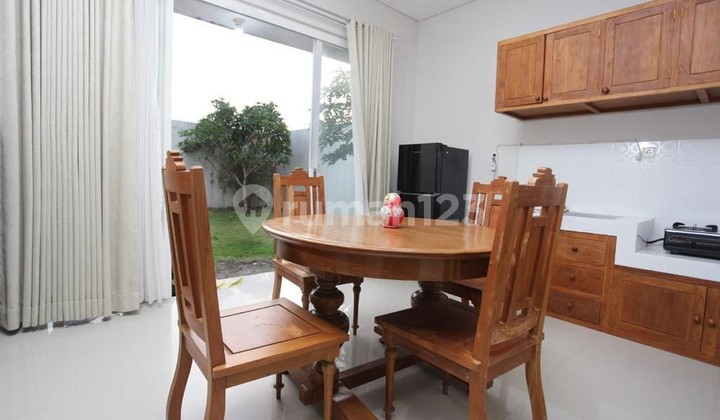 Mr 063451 Disewakan Rumah Bagus 3 Lantai Dalam Perum, Lokasi Strategis Ada Kolam Renang Furnish 10