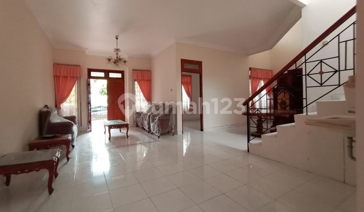 Mr 063176 Disewakan Rumah Bagus Luas 2 Lantai, Dekat Ugm Dan Pakuwon Mall, Dalam Perumahan 3